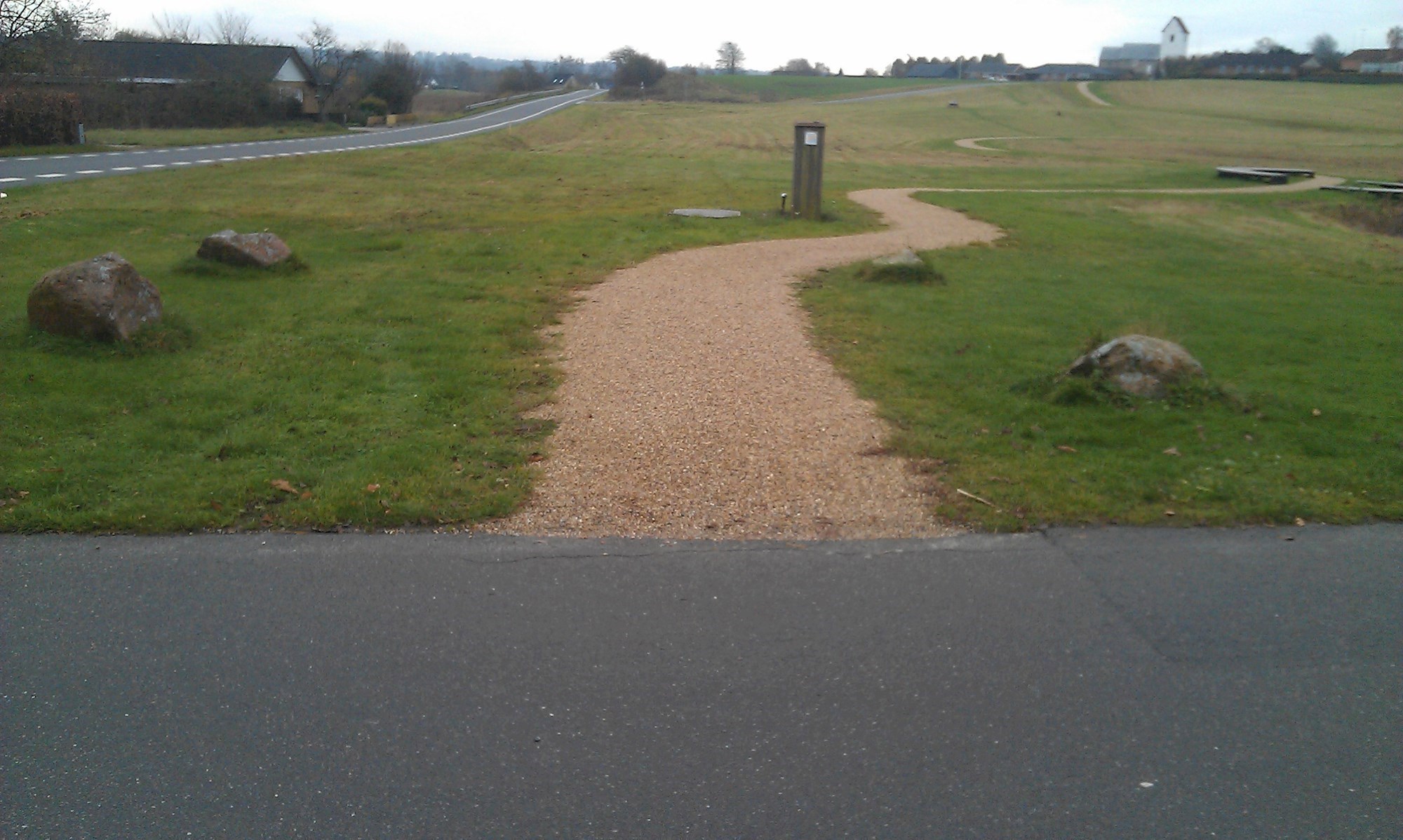 Stien på Kirkebakken set fra nord